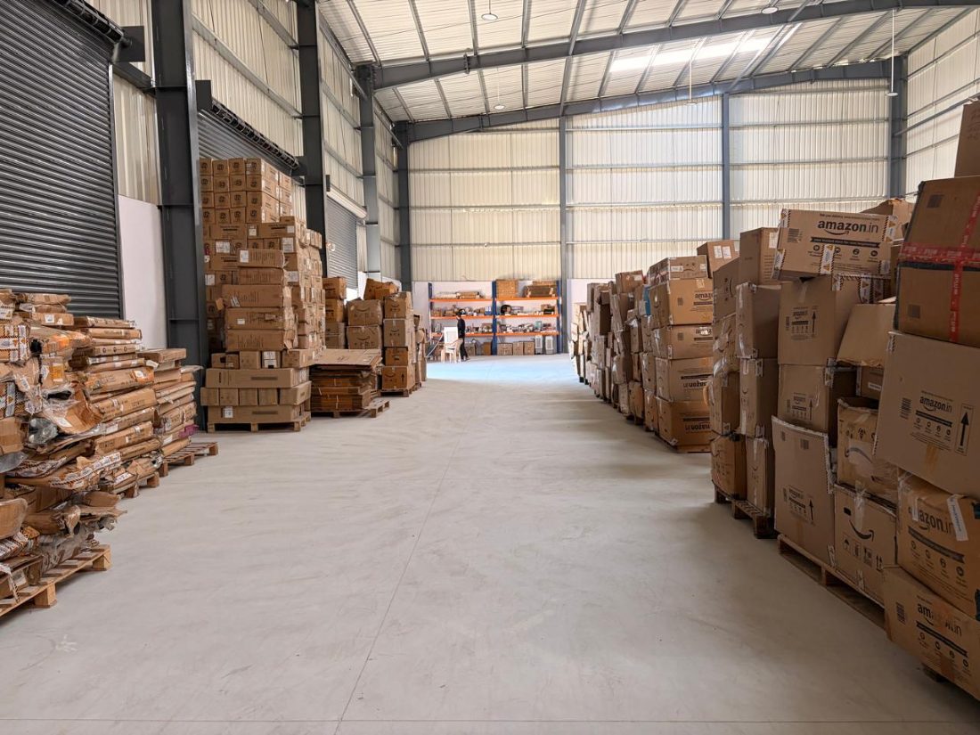 Inbound staging area with pallets
